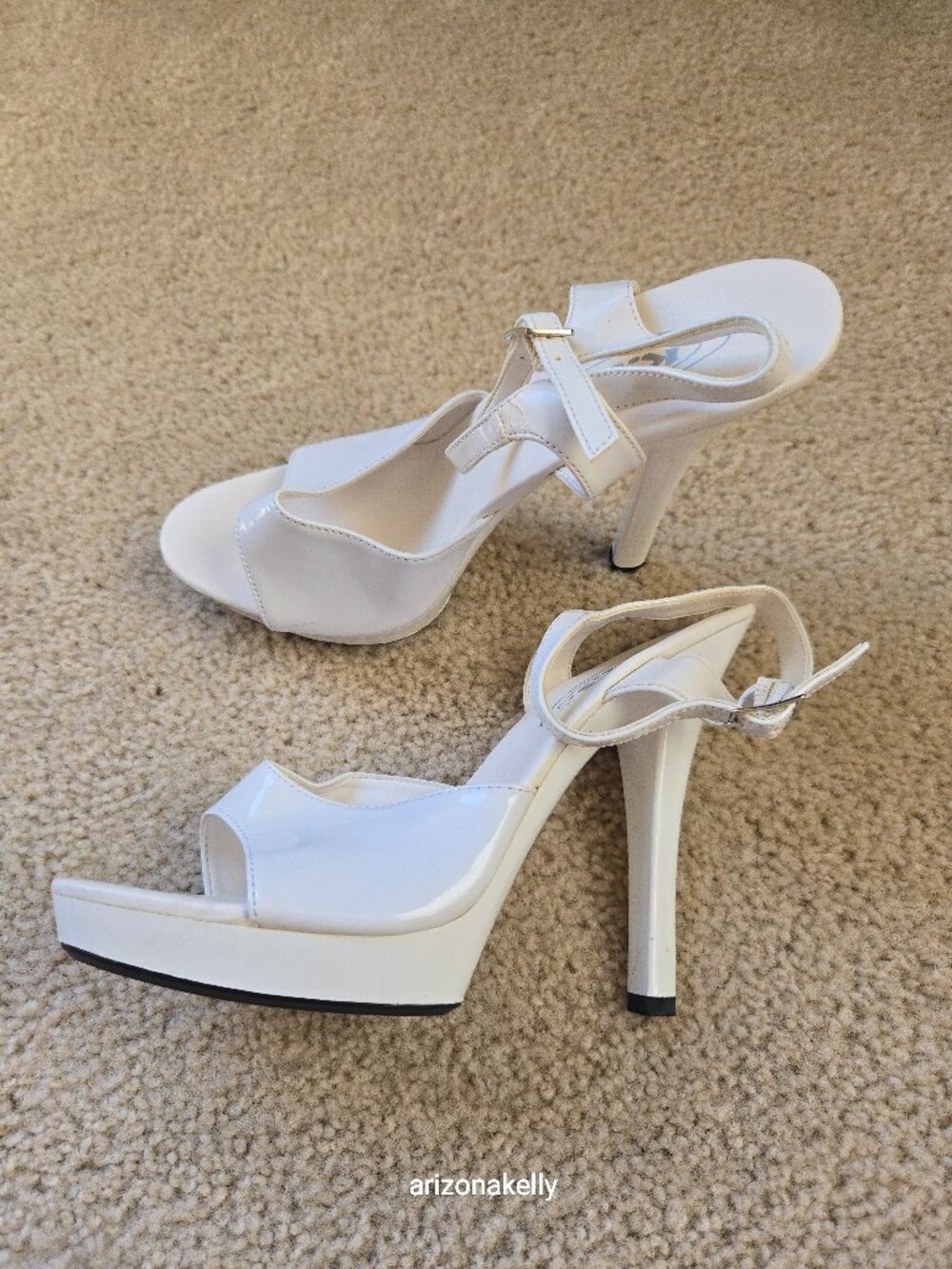 Unworn Cheap Stiletto Platform Heels White Vinyl Size 7